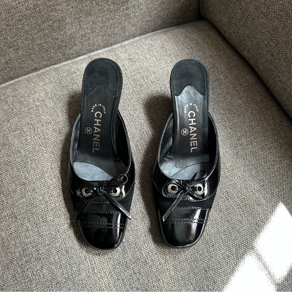 Vintage Chanel Black suede bow mules 23㎝ Vintage black Chanel bow mules - mail.srd.edu.jo